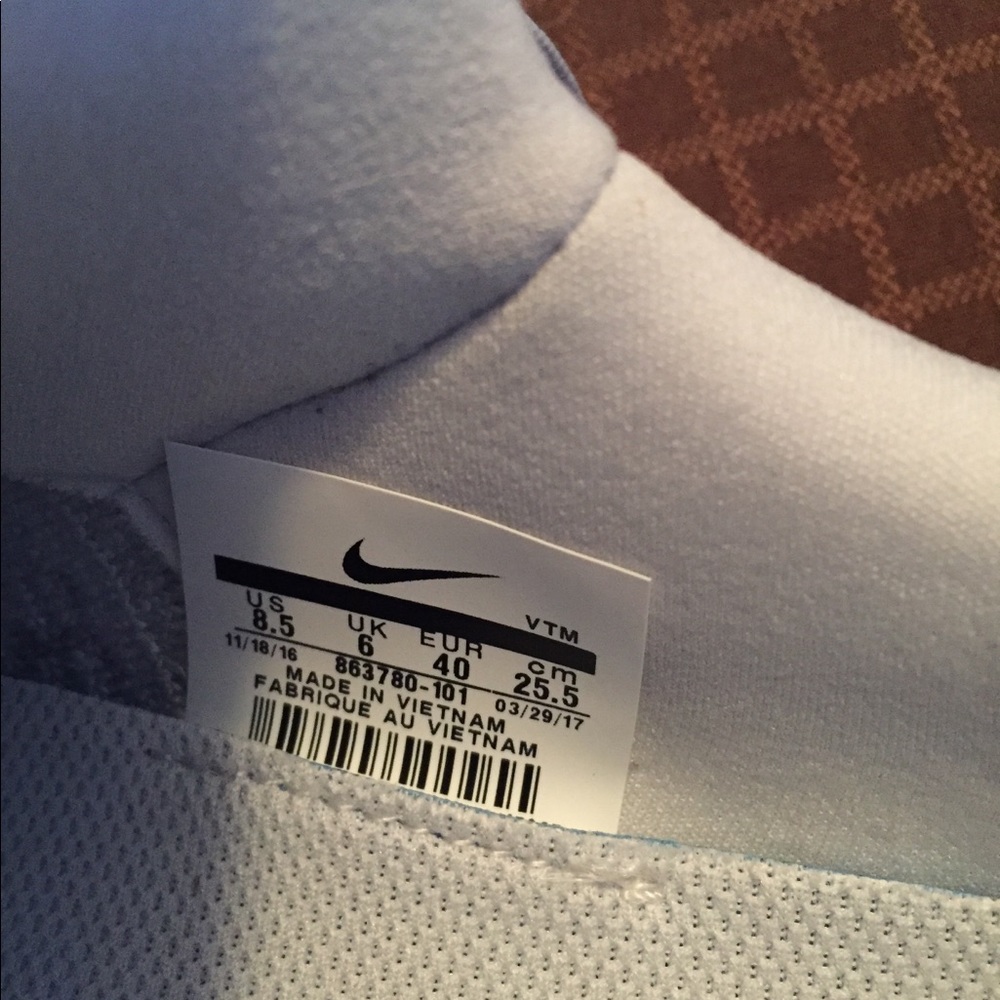 NWOT Women’s Nike Lunarlon - Picture 3 of 3